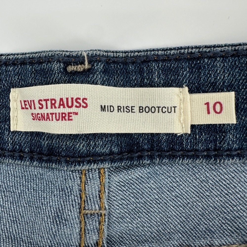 Levi Strauss Signature Womens Size 10M Blue Mid Rise Bootcut Jeans‎ W30 L32 - Picture 7 of 12